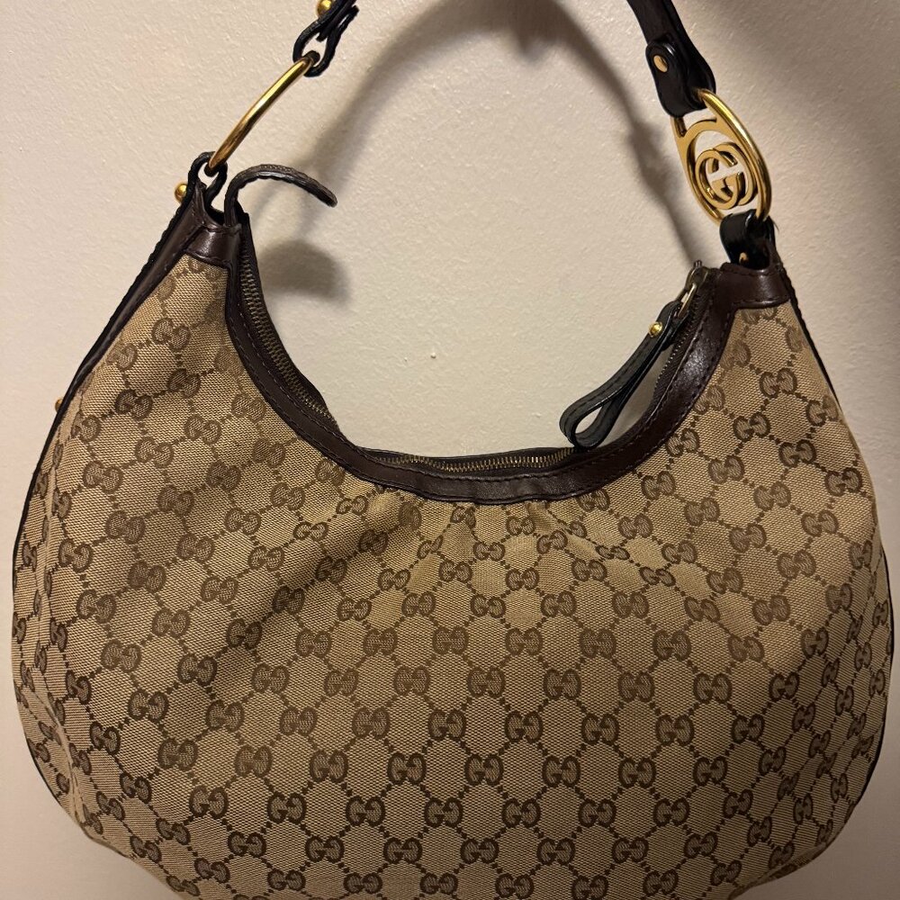Gucci GG Canvas Interlocking G medium hobo bag